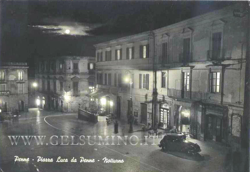 Piazza Luca da Penne di notte - Cartolina viaggiata anno 1956