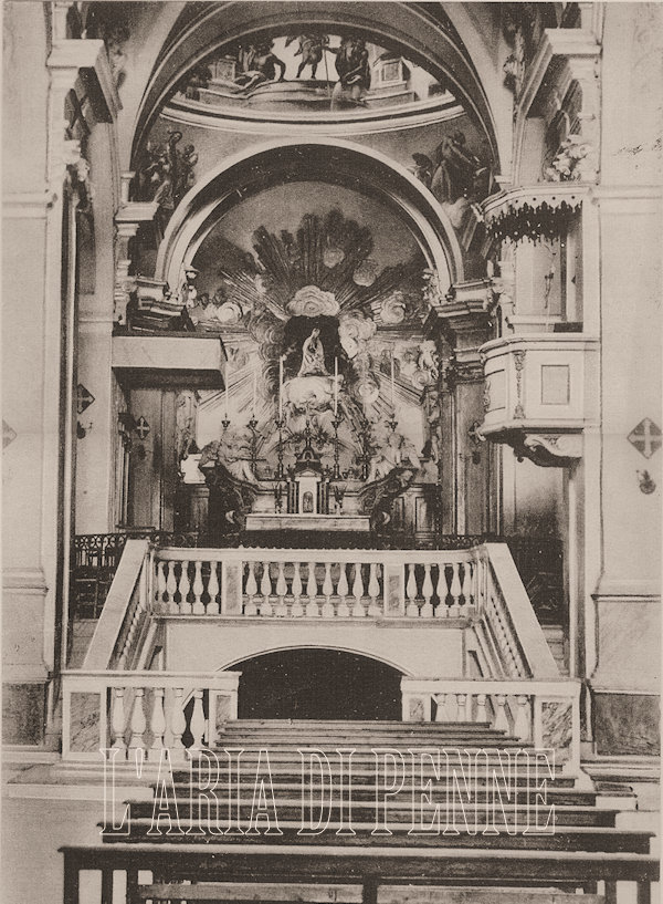 Interno del Duomo prima del bombardamento del 1944