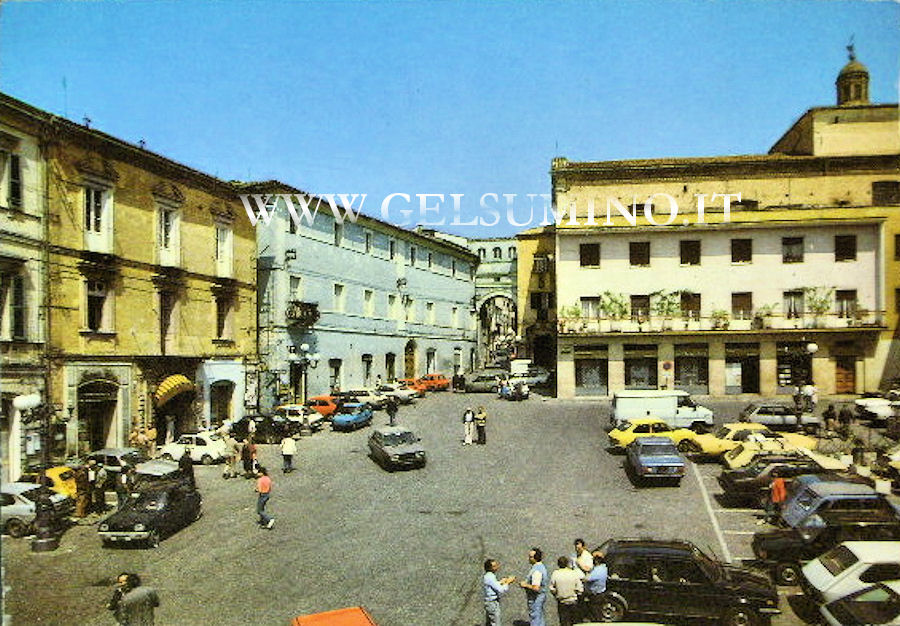Piazza Luca da Penne