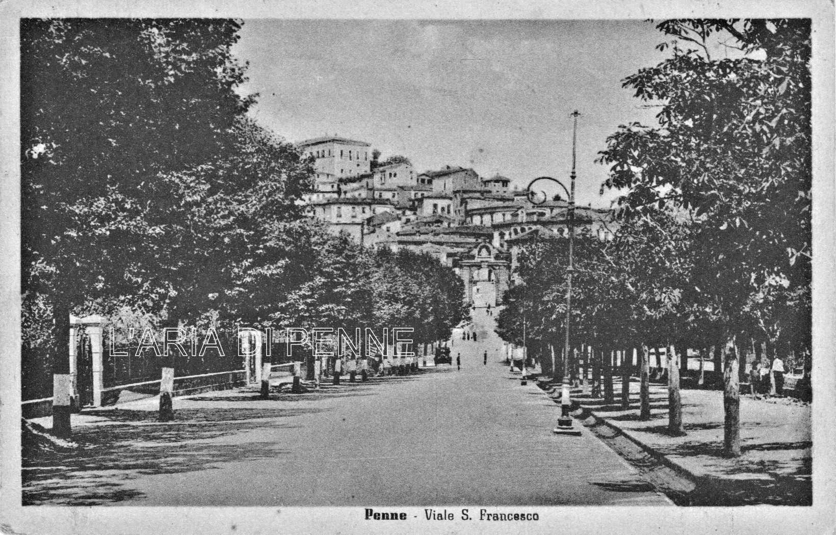 Penne: Viale San Francesco. Cartolina viaggiata anno 1947